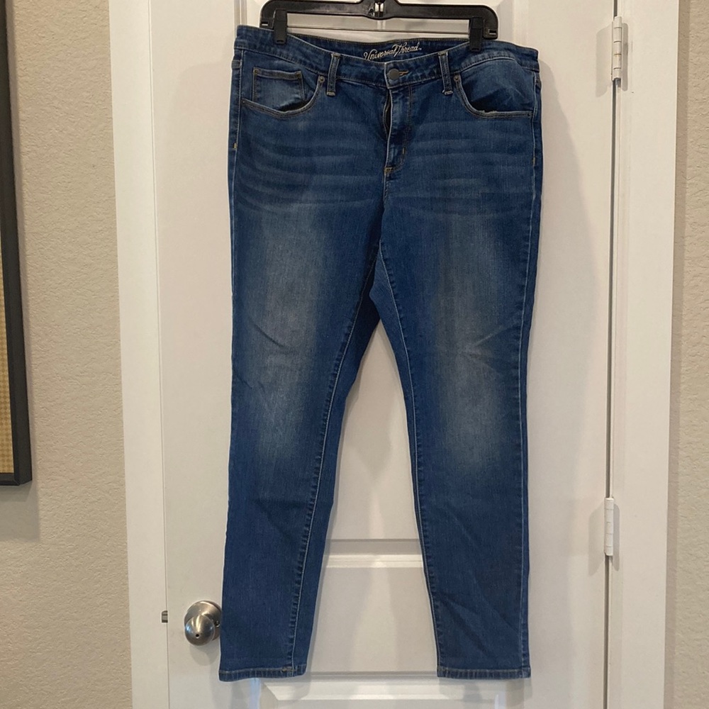 Universal Thread Jeans